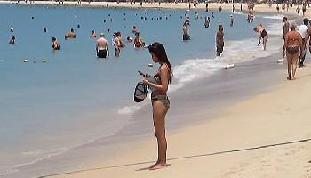 Start Video Kata Yai Beach in der Saison Baden + Strand