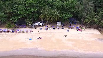 Der Laem Singh Beach von oben - Phuket Video
