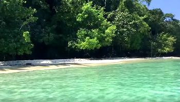 Start Video Leuchtendes Wasser am Strand Baden + Strand