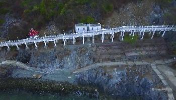 Start Video Ein Flug ber Koh Sichangs wilde Landschaft 