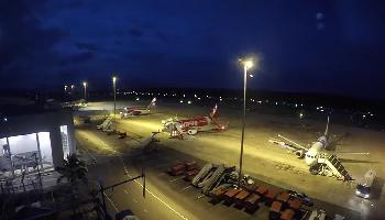 Start Video Flugverkehr am Krabi Flughafen 