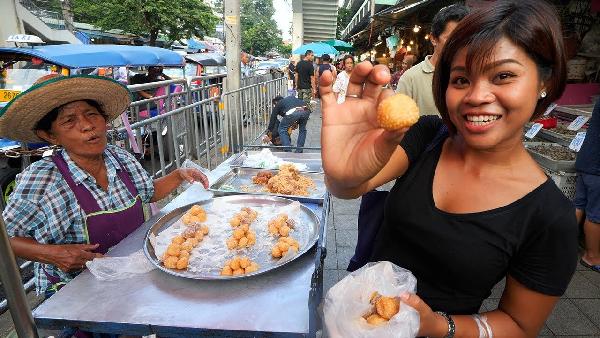 Play Bestes Street Food im Huai Khwang Frisch- und Nachtmarkt